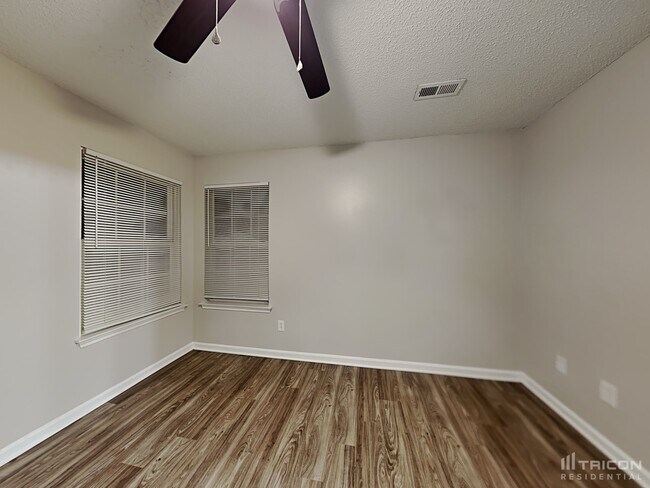 Building Photo - 12219 Stewarts Crossing Dr