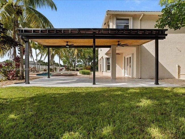 Building Photo - 926 Marina Dr