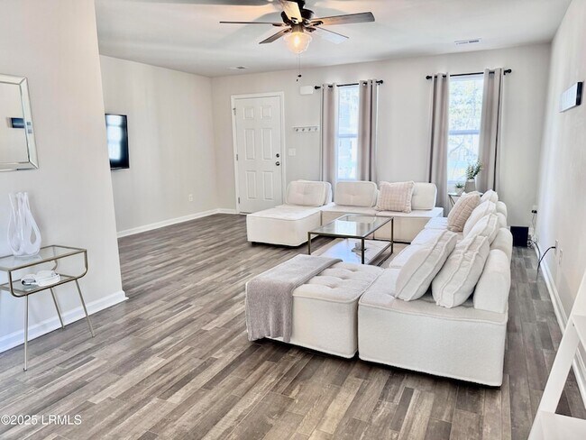 Building Photo - 23 Island Breeze Ln