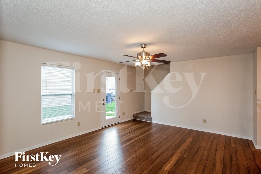Building Photo - 15393 Border Dr