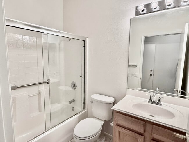 Building Photo - 78686 Hampshire Ave