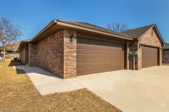 Building Photo - 320 Chalk Hill Ct