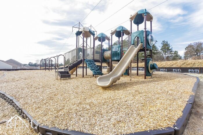 Building Photo - 401 Dawn Meadow Ct