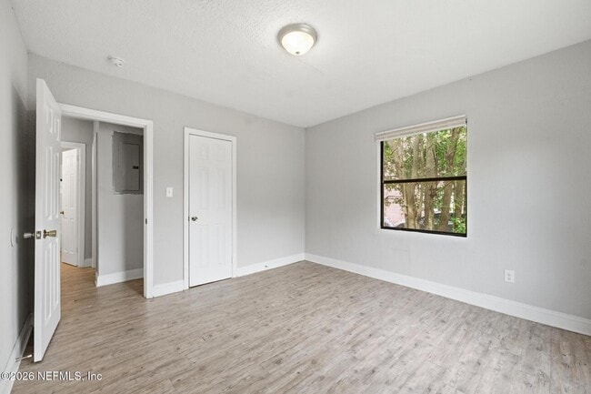 Building Photo - 3055 2nd St Cir