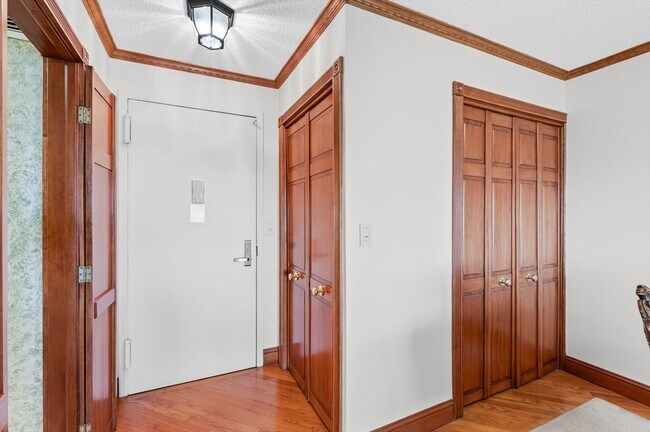 Building Photo - 151 Tremont St