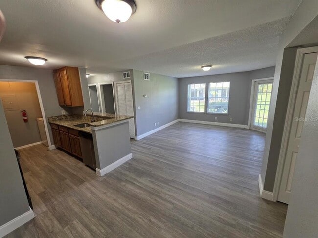 Building Photo - 6130 Westgate Dr