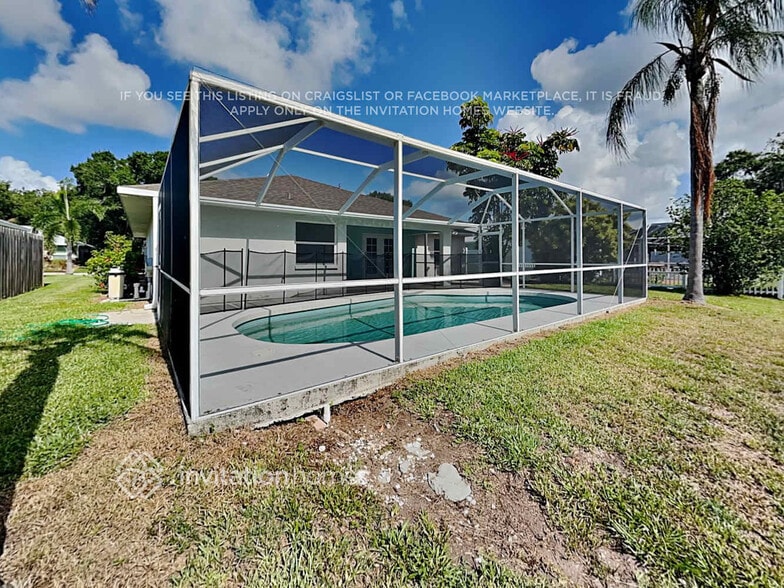 Building Photo - 7539 42nd Ct E