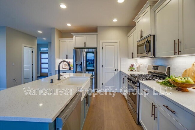 Building Photo - 11025 NE 137th Ave