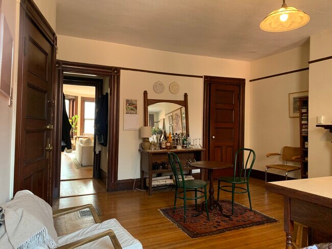 Building Photo - 273 Newbury St