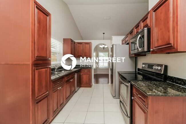 Building Photo - 3 Bedroom Pet-Friendly Home in APOPKA, FL with Main Street Renewal