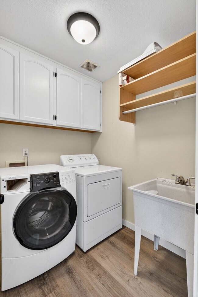 Building Photo - A Private Sanctuary with Perfect Proximity