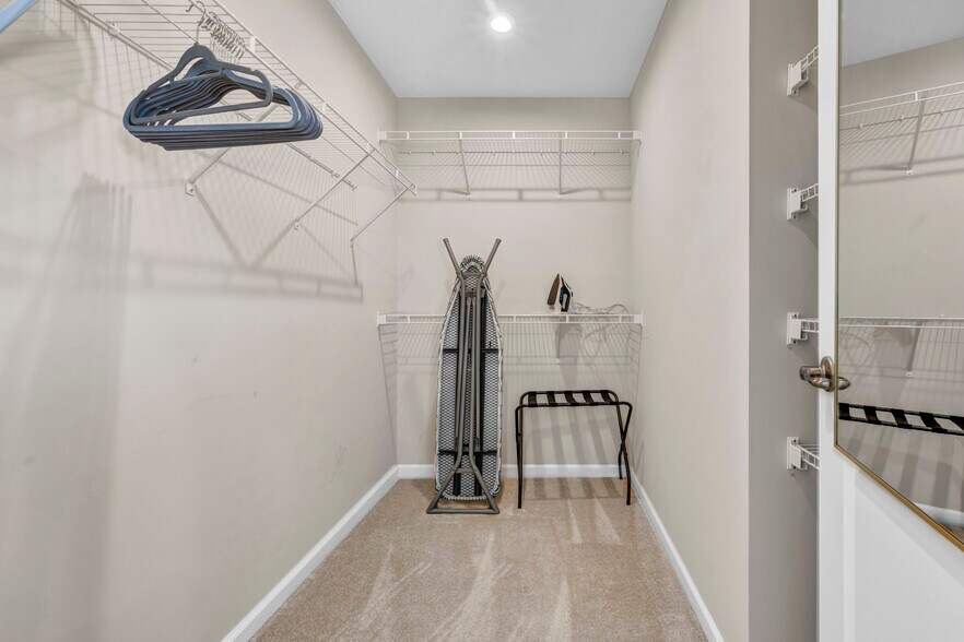 Building Photo - 1117 Kadas Ln