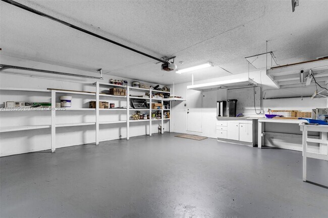 Building Photo - 8131 SW 90th Ave