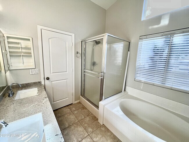 Building Photo - 8143 W Mary Ann Dr