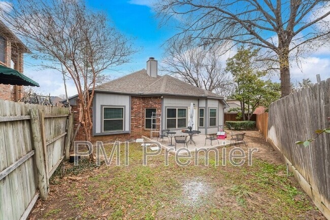 Building Photo - 1220 Royal Crescent Dr