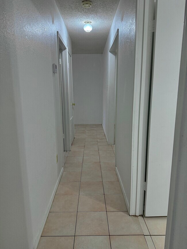 Hallway - 4101 E Lopez Dr