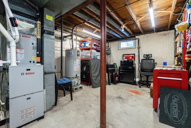 Building Photo - 73 Winfield St