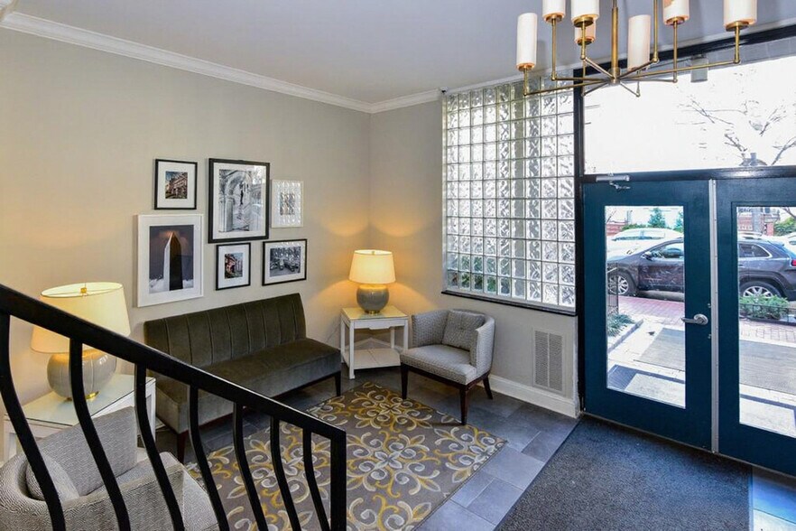 Building Photo - 2139 N St NW