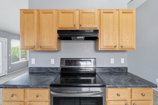 Building Photo - 542 N Palo Verde