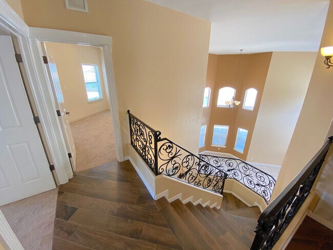 Building Photo - Northeast El Paso/Sandstone Ranch Estates 4 Bed 2.5 Bath Refrig A/C