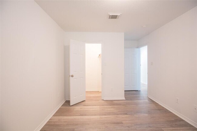 Building Photo - 5413 Kiam St
