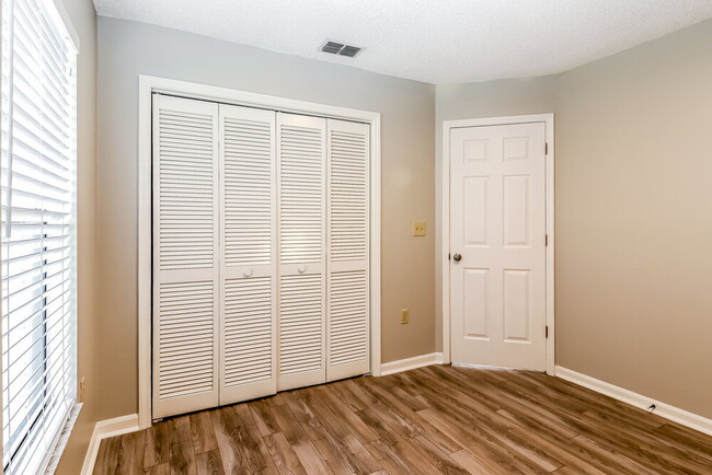 Building Photo - 5779 Forester Oak Ct