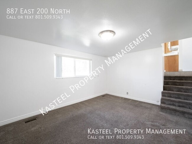 Building Photo - 887 E 200 N