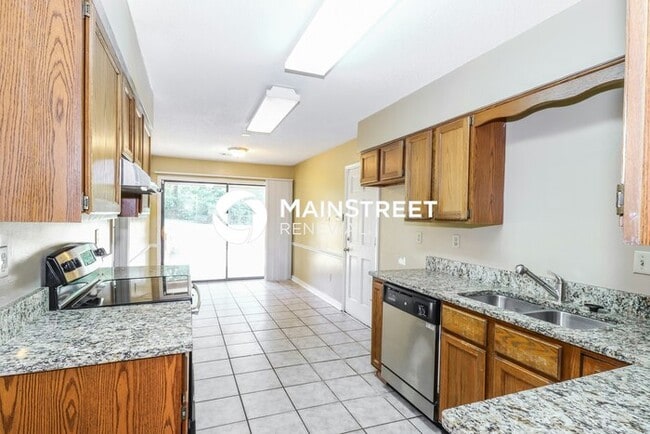 Building Photo - 3 Bedroom Pet-Friendly Home in Cordova, TN with Main Street Renewal