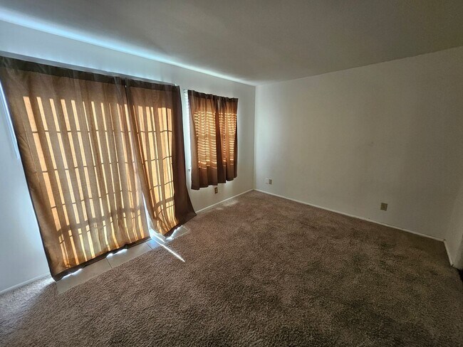 Building Photo - Laguna Nuevo Upstairs Condo in a Riverfront Community