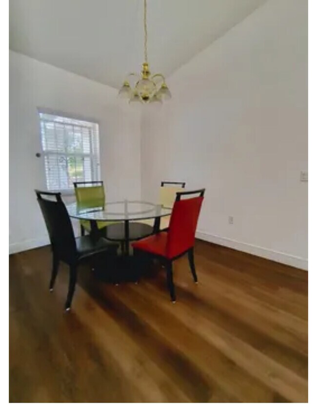 Building Photo - 807 Ware Ave NE