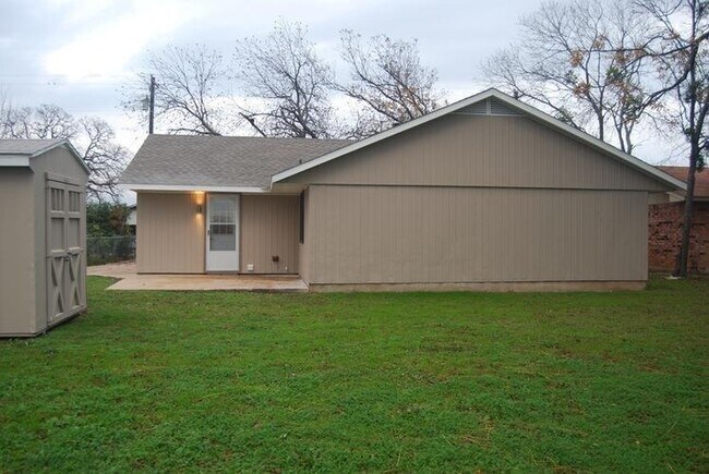 Building Photo - 406 West St