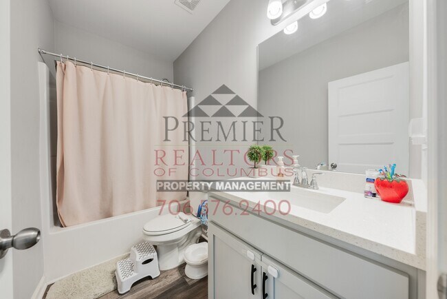 Building Photo - 13 Pebblebrook Ln