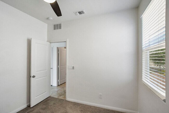 Building Photo - Beautiful 3 Bedroom Single Story West Vegas Home