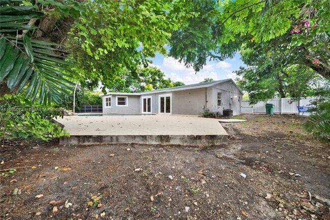 Building Photo - 15831 Palmetto Club Dr