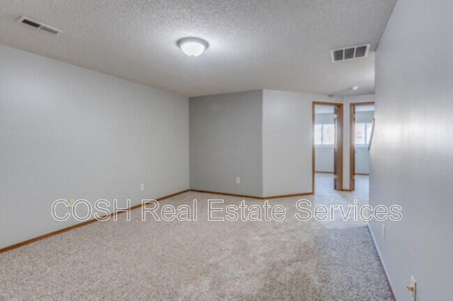 Building Photo - 1008 E Karla Ct