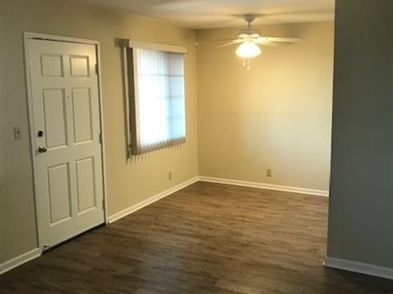 Building Photo - 245 W Tujunga Ave