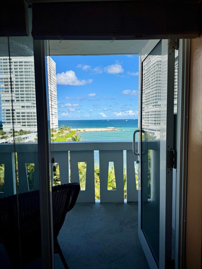Building Photo - 2100 S Ocean Dr