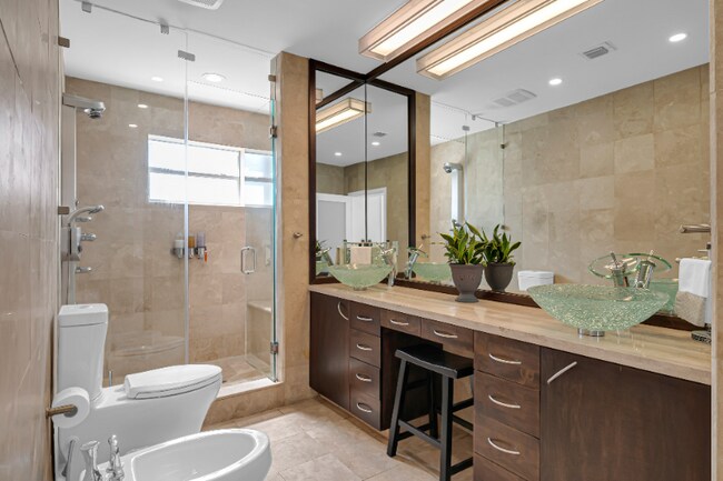 Building Photo - 1941 SW 18th Ave