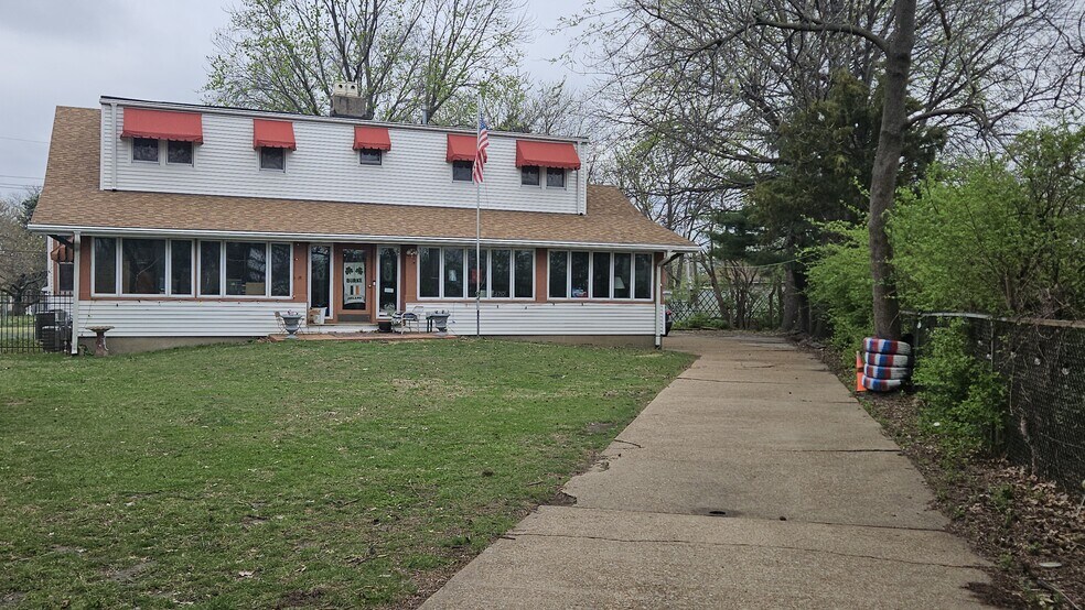 my home - 6828 Scanlan Ave