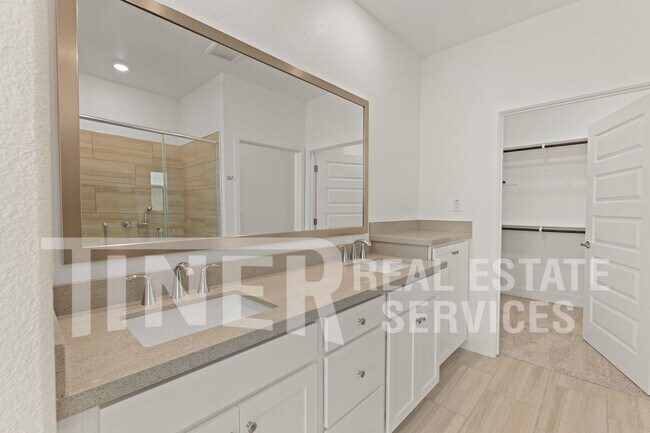 Building Photo - 3062 Pansona St