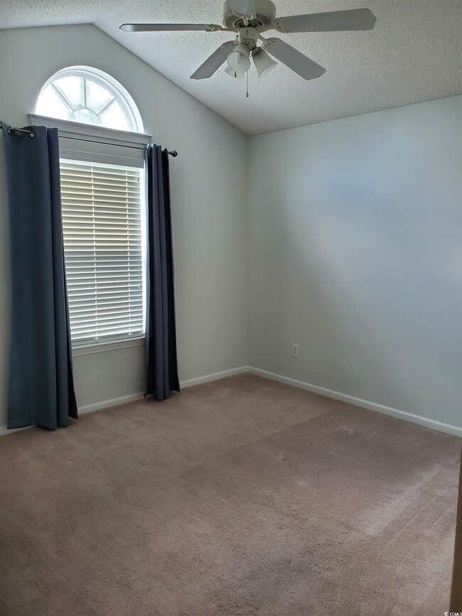 Building Photo - 444 Plover Ln