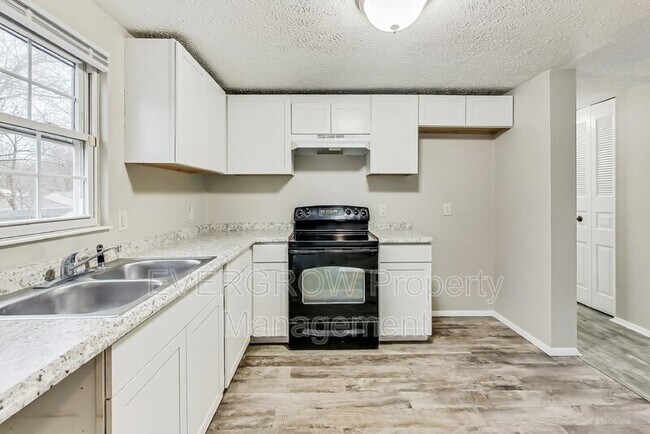 Building Photo - 5310 Shelbyville Rd