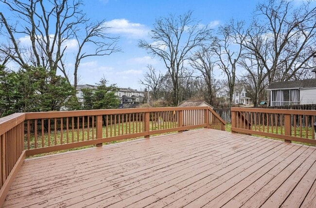 Building Photo - WestMeade Cottage*