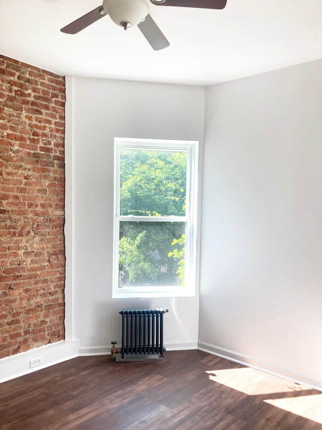 Building Photo - 2119 Regent Pl