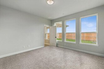 Building Photo - 2821 Woodland Ct