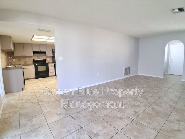 Building Photo - 8732 Elm Leaf Ct