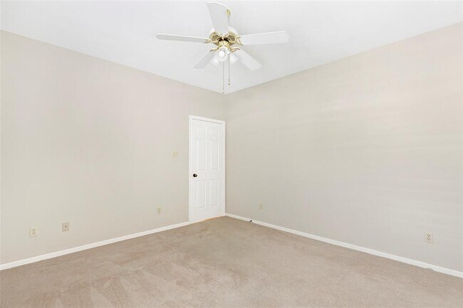 Building Photo - 3306 Redwood Lake Dr