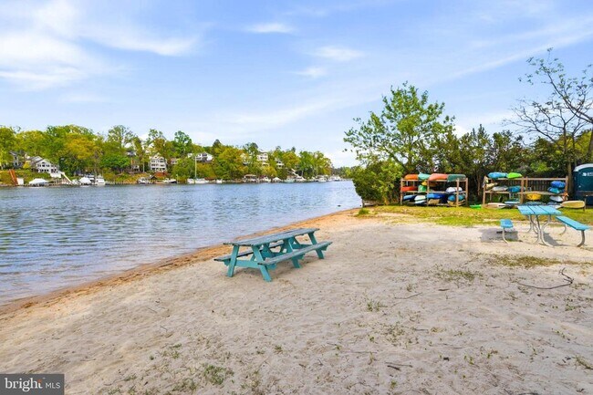 Building Photo - 722 Whitneys Landing Dr