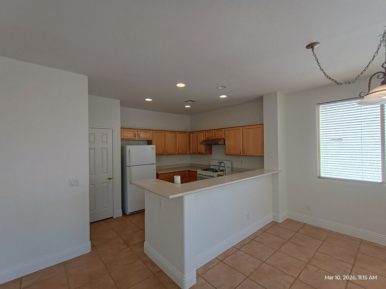 Building Photo - 7918 Mustang Canyon St