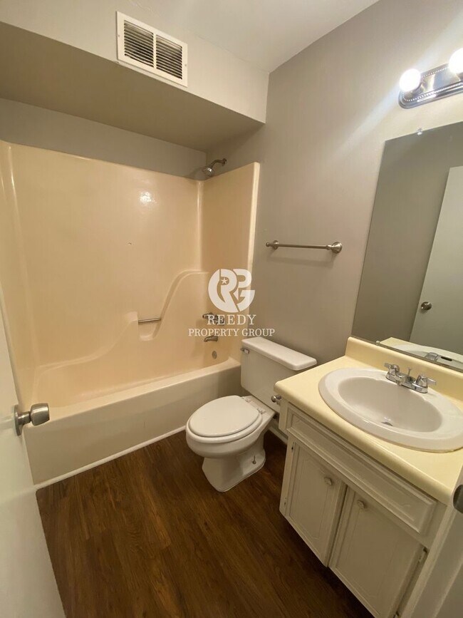 Building Photo - 138 Hidden Hill Rd